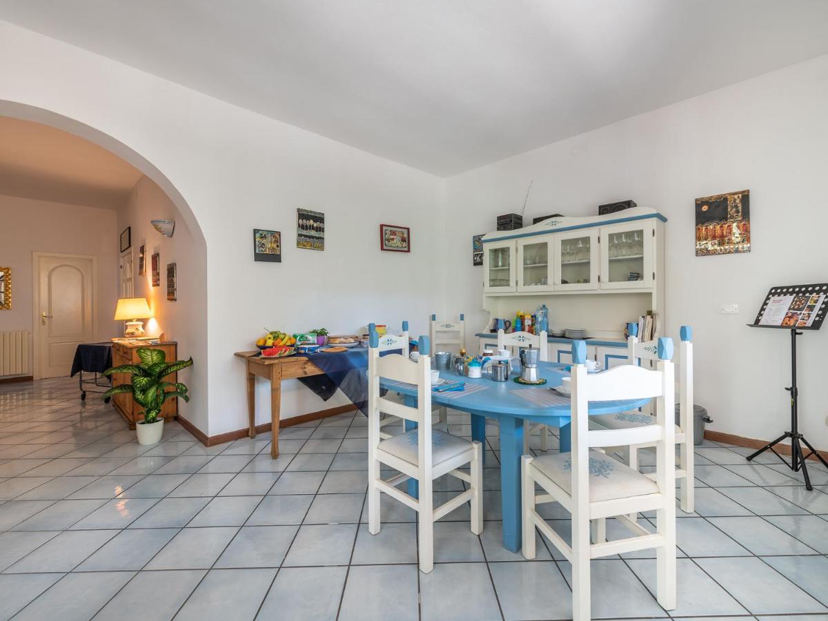 Il Giardino Dell'Arte Bed & Breakfast Capoterra Exterior photo